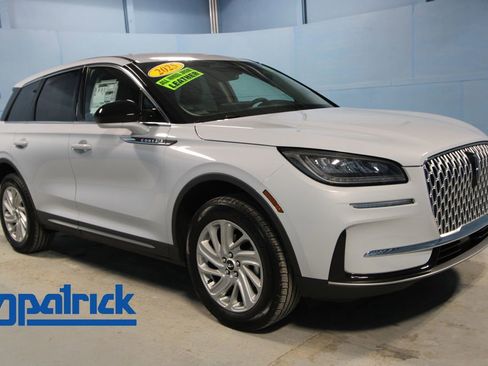 Used 2025 Lincoln Corsair AWD image 1