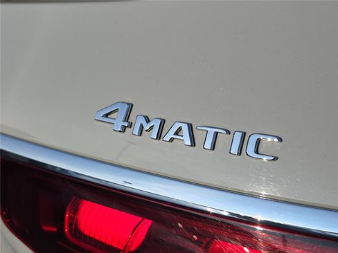 Used 2024 Mercedes-Benz GLS 580 4MATIC image 4