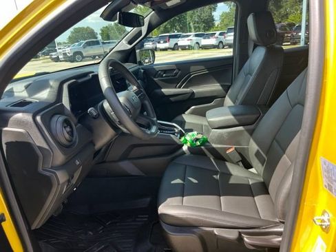Used 2023 Chevrolet Colorado Trail Boss w/ Advanced Trailering Package AWD/4WD image 13