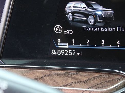 Used 2021 Cadillac Escalade Premium Luxury Platinum image 12