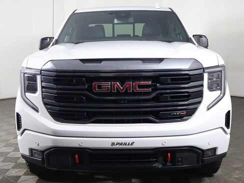 Used 2024 GMC Sierra 1500 AT4 w/ AT4 Preferred Package AWD/4WD image 12