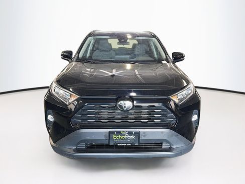 Used 2020 Toyota RAV4 XLE w/ Convenience Package AWD/4WD image 2