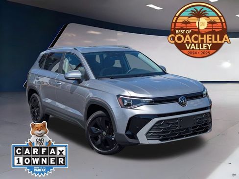 Used 2025 Volkswagen Taos SE FWD image 1