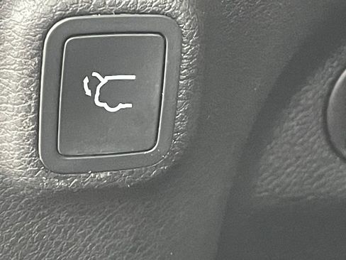 Used 2020 Jeep Cherokee Limited image 20