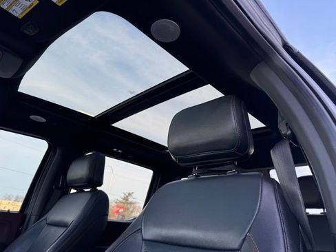 Used 2022 Ford F150 Lariat w/ Equipment Group 502A High image 10