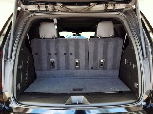 Used 2021 GMC Yukon SLT w/ SLT Luxury Plus Package image 10