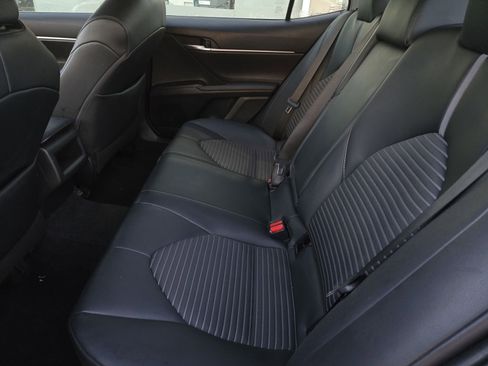 Used 2021 Toyota Camry SE w/ Convenience Package image 11