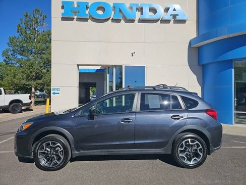 Used 2017 Subaru Crosstrek 2.0i Premium AWD/4WD image 2