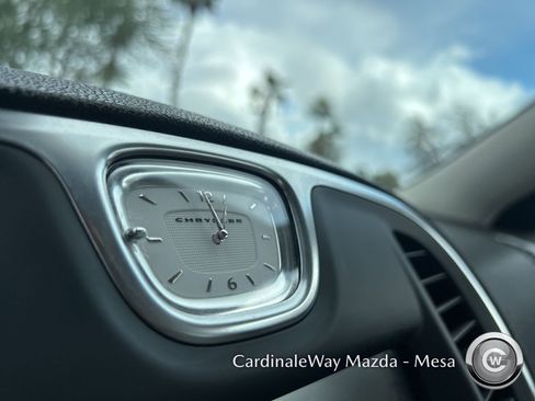 Used 2015 Chrysler 300 Limited w/ Driver Convenience Group image 17