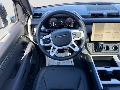 New 2026 Land Rover Defender 110 X-Dynamic SE image 16