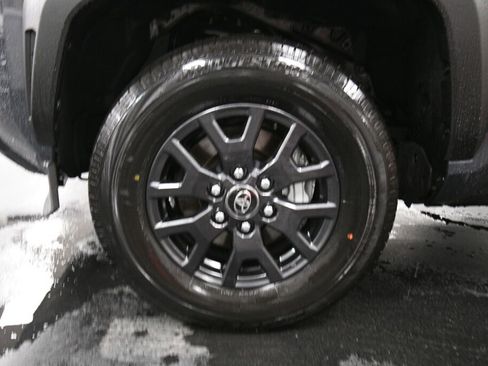 Used 2025 Toyota 4Runner SR5 image 31