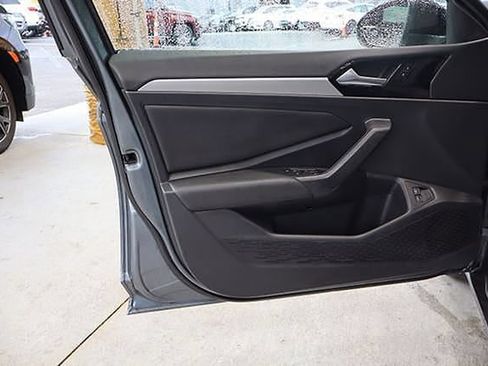 Used 2021 Volkswagen Jetta R-Line w/ R-Line Cold Weather Package FWD image 17