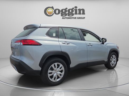 Used 2024 Toyota Corolla Cross L image 5