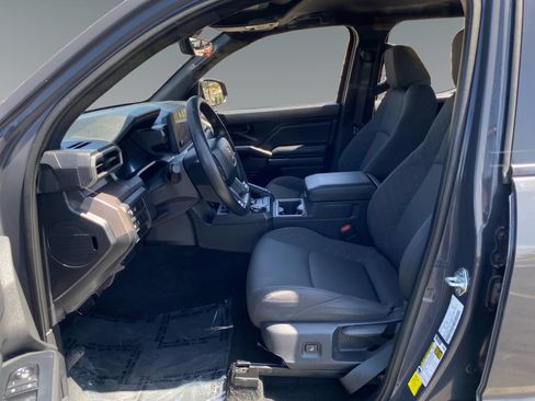 Certified 2024 Toyota Tacoma SR5 AWD/4WD image 9