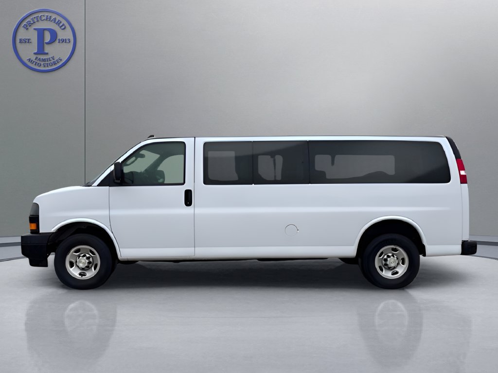 Used 2023 Chevrolet Express 3500 LS RWD image 4
