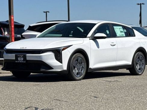 New 2026 Kia K4 FWD image 8
