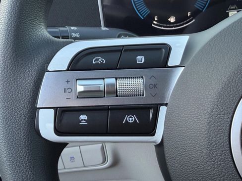 Used 2026 Hyundai Tucson SE FWD image 16
