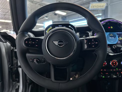 Used 2024 MINI Cooper SE FWD image 16