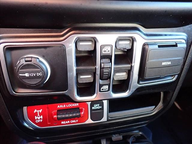 Used 2022 Jeep Gladiator Mojave w/ Cold Weather Group AWD/4WD image 17