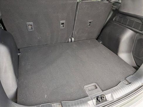 Used 2025 Ford Escape SE w/ PHEV Premium Package image 6