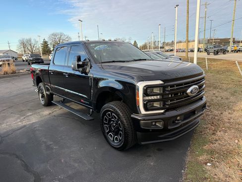 Used 2025 Ford F250 Platinum image 3