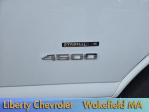 Used 2024 Chevrolet Express 4500 w/ Power Convenience Package RWD image 6