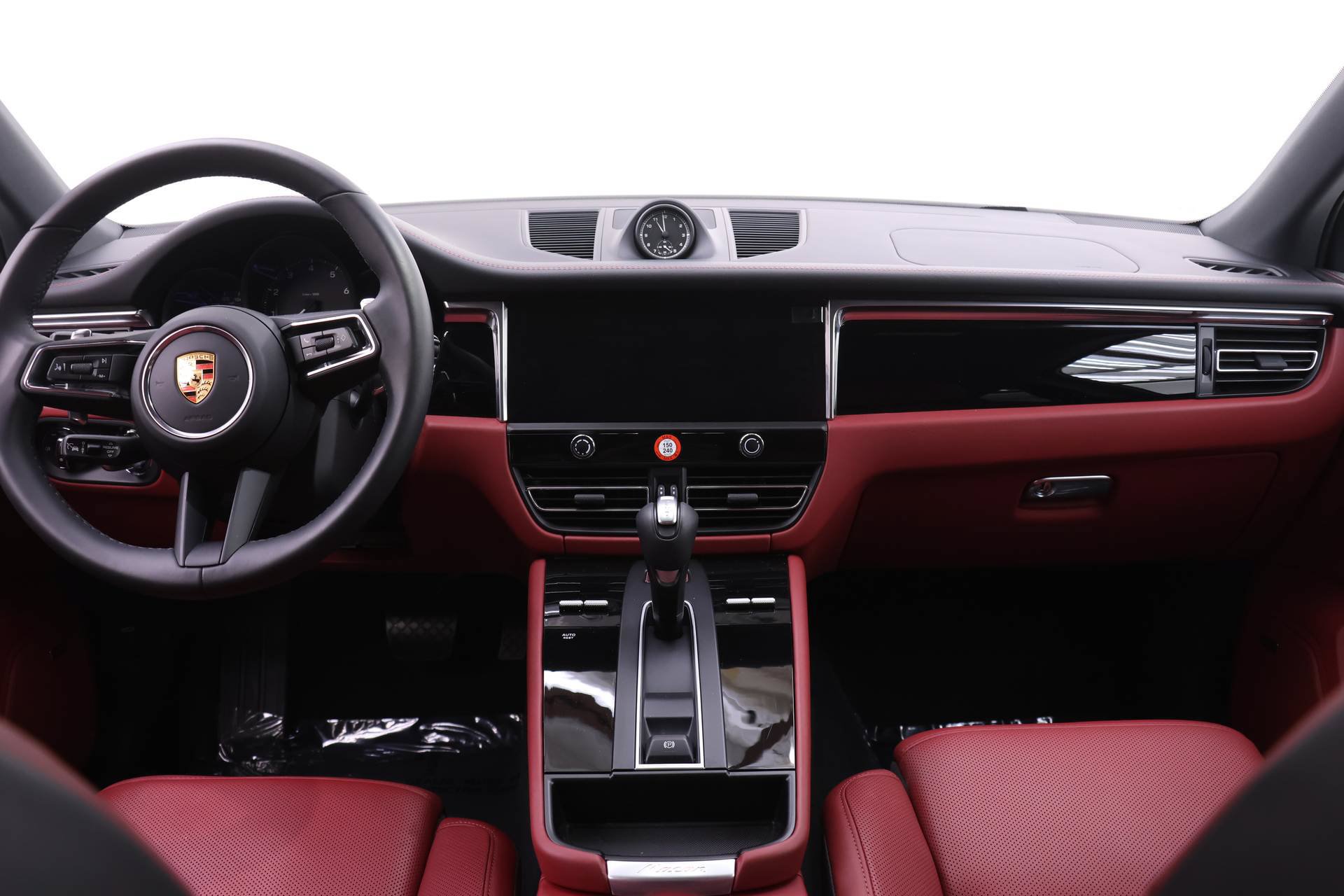 Used 2026 Porsche Macan AWD/4WD image 16