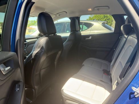 Used 2023 Ford Escape Platinum AWD/4WD image 8