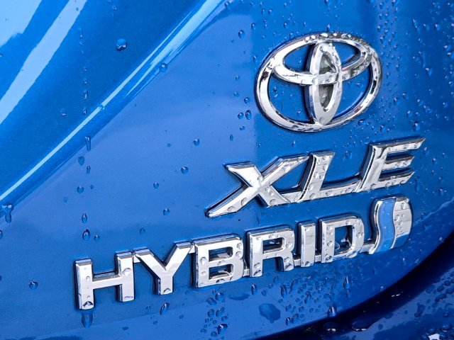 Used 2020 Toyota Camry XLE w/ Driver Assist Package FWD image 17