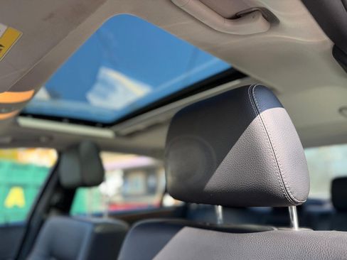 Used 2014 Mercedes-Benz E 350 4dr Sdn E350 Luxury 4MATIC image 18