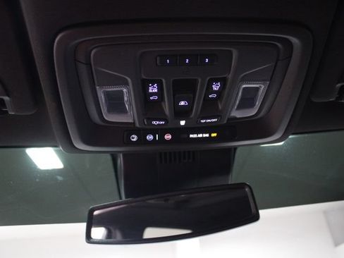 Used 2025 GMC Sierra 1500 Denali AWD/4WD image 43