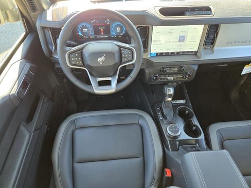 New 2025 Ford Bronco Outer Banks image 8