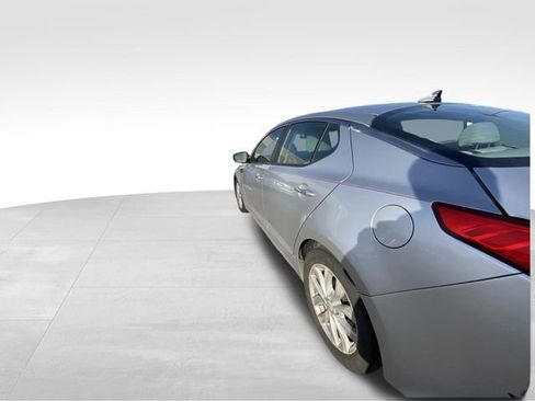 Used 2015 Kia Optima LX w/ LX Convenience Package image 6