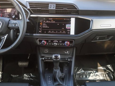 New 2025 Audi Q3 2.0T Premium image 17