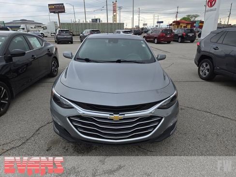 Used 2023 Chevrolet Malibu LT FWD image 2