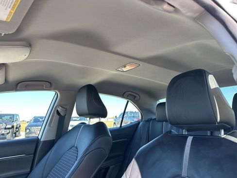 Used 2020 Toyota Camry SE image 14