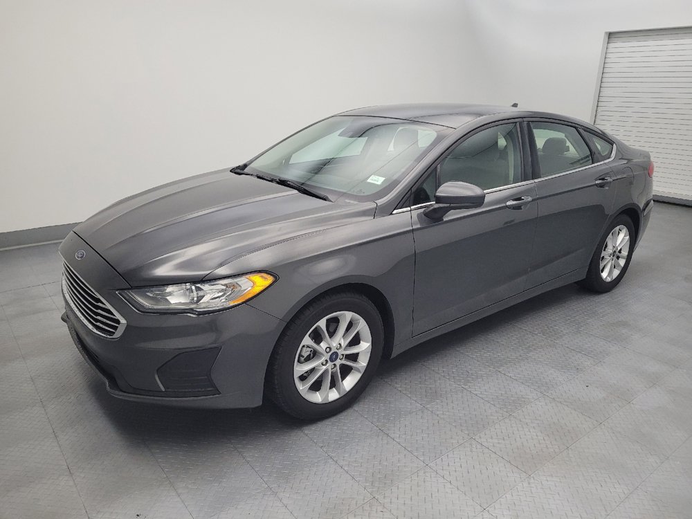 Used 2019 Ford Fusion SE FWD image 2