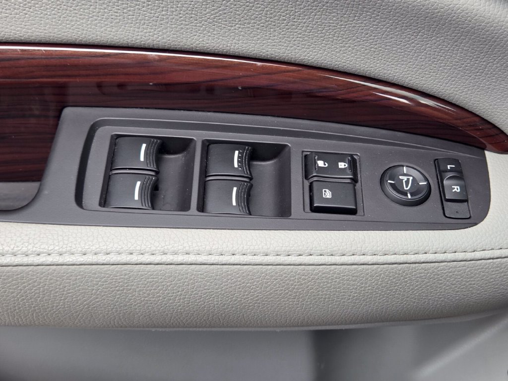 Used 2014 Acura MDX w/ Technology Package AWD/4WD image 29