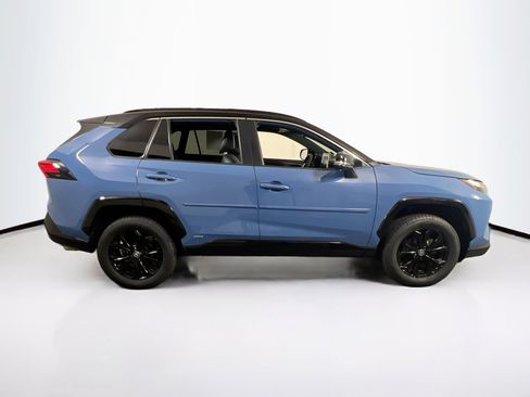 Used 2022 Toyota RAV4 XSE w/ XSE Grade Weather Package AWD/4WD image 4