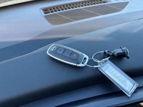 Used 2025 Nissan Kicks SV image 21