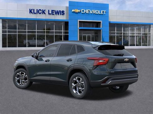 New 2026 Chevrolet Trax LT w/ Driver Confidence Package FWD image 3