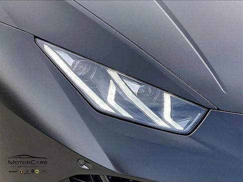 Used 2020 Lamborghini Huracan EVO image 23