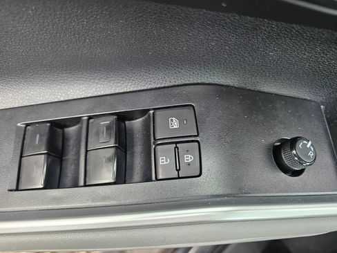 Used 2023 Toyota Highlander XLE AWD/4WD image 26
