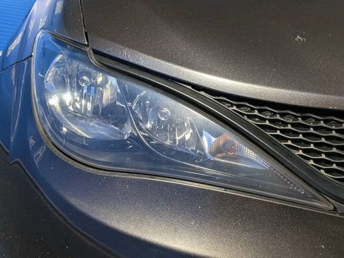 Used 2022 Chrysler Voyager LX FWD image 10