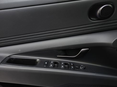 New 2026 Hyundai Elantra SEL Sport FWD image 13