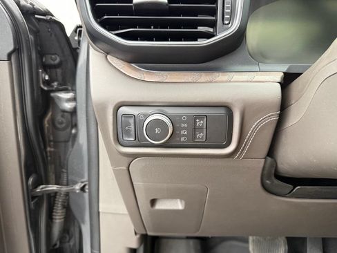 Used 2020 Ford Explorer Platinum w/ Premium Technology Package AWD/4WD image 43
