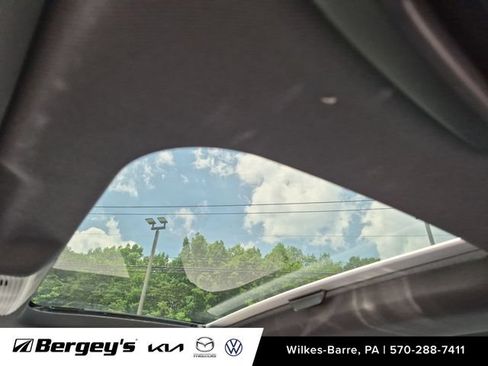 Certified 2024 Volkswagen GTI SE FWD image 23