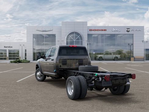 New 2026 RAM 4500 Tradesman w/ Chrome Appearance Group AWD/4WD image 3