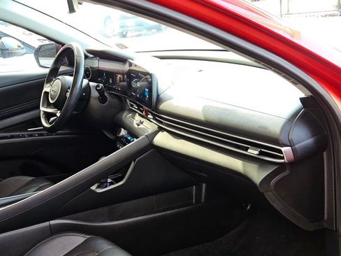 Used 2023 Hyundai Elantra Limited FWD image 20