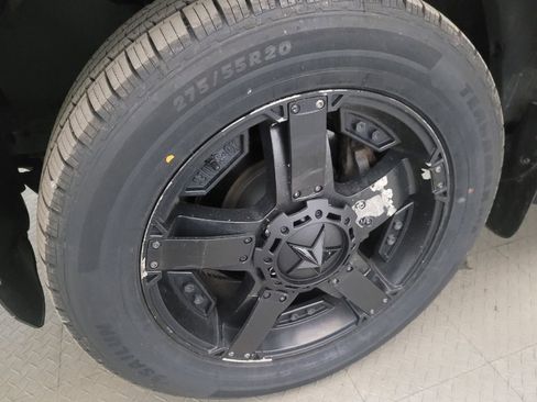 Used 2018 Toyota Tundra SR5 w/ TRD Sport Package image 31